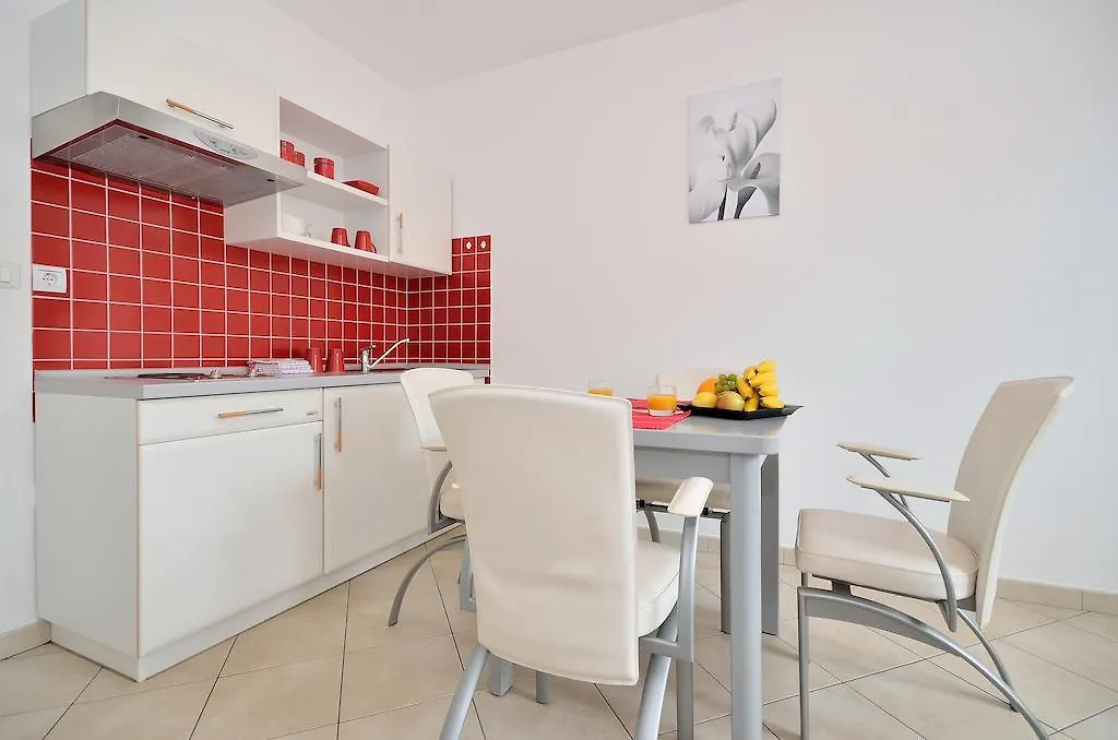 Apartments Nautilus Pula 0*,  Croatia
